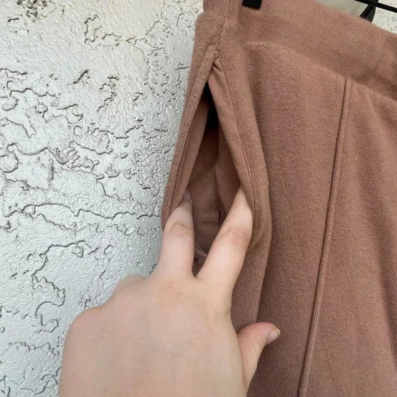 Carbon38 Pants - Picture 7 of 11